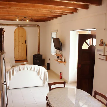Cozy Village House *